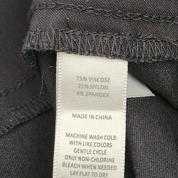 Larry Levine Black Flat Front Pull On Cropped Pants Medium Lightweight Soft - Picture 5 of 6